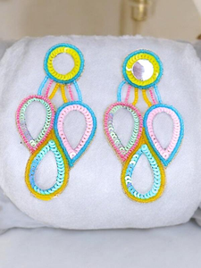 ต่างหูปักลูกปัดทรงหยดน้ำ งานฝีมือทำมือ ดีไซน์คริสต์มาสสำหรับงานเย็บปักถักร้อย โดย MD HANDICRAFTS - Product Image 4