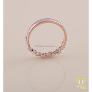 Anillo de Boda de Moissanita y Diamantes en Oro Rosa, Anillo Curvo Apilable de Media Eternidad, Anillo de Aniversario para Mujer, Regalo de Joyería - Product Image 4