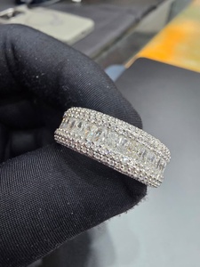 แหวนหมั้นเพชรทรงกลมเรเดียนท์ แล็บโกรว์ ด้วยทองคำขาว 18K |   เครื่องประดับเจ้าสาวสุดหรู - Product Image 5