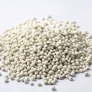 Engrais NPK agricole sélectionné, riche en minéraux, pour l'alimentation des cultures maraîchères, emballé dans des sacs d'exportation durables - Product Image 1