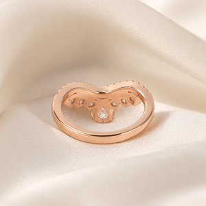 Bague en or rose 10 carats avec diamant de laboratoire en forme de poire et bande chevron |   Bague de mariage empilable en forme de V incurvée pour femme, cadeau de bijouterie - Product Image 5