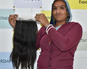 Vente en gros vierge indienne Temple correspondant suisse dentelle cheveux brut noir couleur 5*5 fermeture droite cuticule aligné cheveux humains - Product Image 5