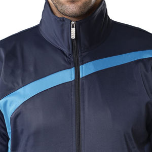 Ensemble coupe-vent pour homme : T-shirt et short personnalisés, ensemble deux pièces avec fermeture éclair en polyester - Product Image 4