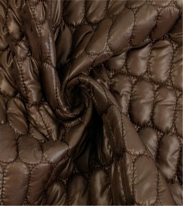 Top sale100 % poliéster tela acolchada de doble cara/tela chaqueta acolchada/tela acolchada impermeable hecha en Vietnam - Product Image 1