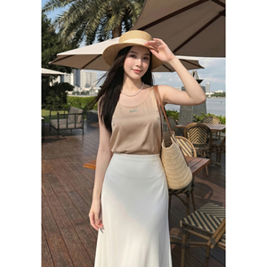 Camiseta sin Mangas de Satén Beige para Mujer, Cuello Redondo, Transpirable, Estilo Casual de Verano, ODM OEM HELENA, 100% Poliéster, Color Sólido - Product Image 1