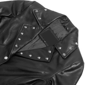 Abrigo de cuero genuino asimétrico negro para mujer, chaqueta larga con cinturón con tachuelas estilo gótico - Product Image 5