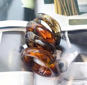Brazalete de Resina Ecológico ALTAMASH CRAFT Transparente Hecho a Mano con Acabado Liso Ligero para Uso Diario Diseño Simple - Product Image 1