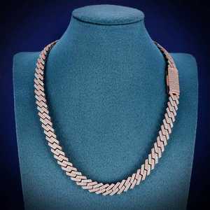 Collar de Moissanita con Cadena Figaro de Plata 925 Chapada en Oro Rosa de 14 MM, Diseño Geométrico con Micro Pavé, Unisex, de Lujo, para Uso Diario - Product Image 1