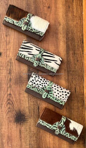 Cartera de tres pliegues de cuero en relieve con estampado de animales para mujer, Cartera de cuero genuino para tarjetas de crédito, bolso de mano de piel de vaca personalizado - Product Image 4