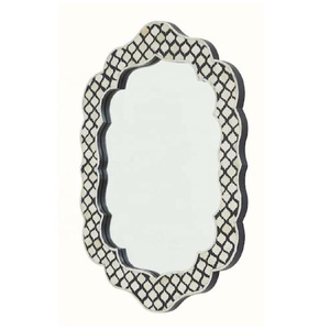 Espejo Ovalado con Incrustaciones de Hueso, Bellamente Elaborado con Base Blanca Marfil y Patrón de Incrustaciones de Concha de Vieira Azul Intenso para Sala de Estar o Pasillo - Product Image 6