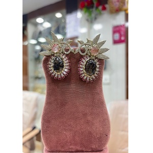 Magnifiques Boucles d'Oreilles Pendantes en Zircon Plaqué Or de Qualité Supérieure, Effet Pierre, pour Femmes et Filles, Idéales pour Mariages et Soirées, Tendance et Mode - Product Image 1