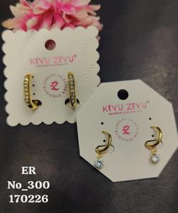 Ensemble de boucles d'oreilles tendance en alliage d'acier inoxydable plaqué or de luxe avec imitation perle pour femmes - Product Image 4