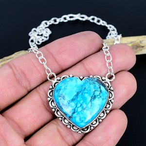 Colgante de Cadena con Forma de Corazón de Turquesa: Collar de Plata de Ley 925, Joyería de Diseño Hecha a Mano - Product Image 2