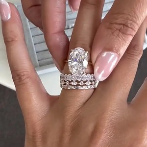 Premium Design 925 <b>Silver</b> Moissanite Oval Cut Engagement <b>Ring</b> Elegant Wedding <b>Ring</b> with D Color & VVS Clarity for Women's. - Product Image 3