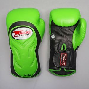 Gants de boxe d'entraînement professionnels en cuir de vachette de qualité supérieure, rembourrage haute densité, 16 oz, légers, fermeture auto-agrippante, personnalisables - Product Image 6