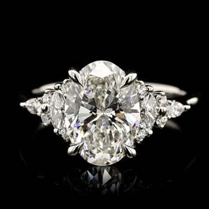ขายส่งเครื่องประดับน่ารักสั่งทำได้ แหวนแต่งงานเพชรทรงมาร์คีส์ 14K ทองคำแท้ เพชรเพาะเลี้ยงจากห้องปฏิบัติการ แบบคลัสเตอร์และแบบโซลิแทร์ จากโรงงานโดยตรง - Product Image 1