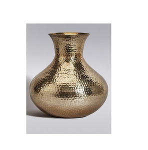 Vase de table en laiton fait main, design rustique texturé, bouteille décorative pour fleurs, porte-fleurs, centre de table décoratif - Product Image 1