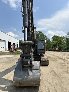 Excavadora de cadenas Volvo EC300EL de alta eficiencia con componentes HYDAC, control PLC y capacidad de cazo de 8 m³ - Product Image 4