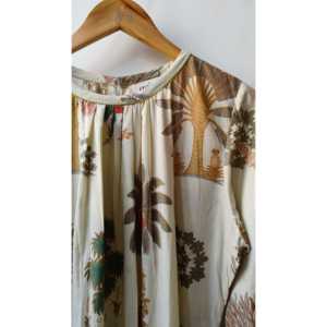 Ensemble Kurta pour femmes en tissu Cream Palm, style exotique - Product Image 1