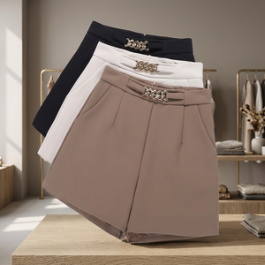 Shorts taille haute pour femmes, couleur unie, avec ceinture chaîne, coupe décontractée, style jupe - Product Image 4