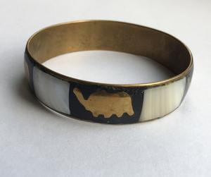 Nouvel Arrivage – Ensemble de Bracelets Indiens en Résine et Laiton, Bijoux de Créateur Inspirés pour Femmes et Filles (Vente en Gros) - Product Image 1