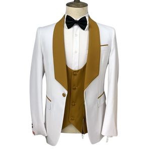 Costume de smoking trois pièces blanc contrastant pour homme avec gilet rouge, idéal pour événements spéciaux, spectacles et mariages - Product Image 4