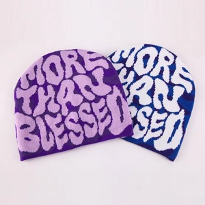 Casquette d'hiver en mohair personnalisée Y2K avec votre propre logo, bonnet en tricot jacquard 100% acrylique pour adulte avec logo personnalisé - Product Image 1