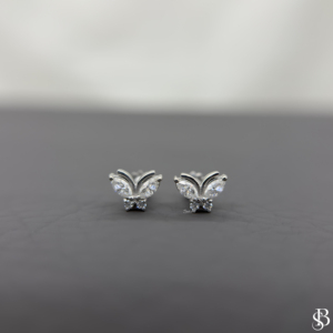 Boucles d'oreilles papillon en moissanite, bijoux minimalistes à taille marquise, clous d'oreilles papillon délicats - Product Image 1