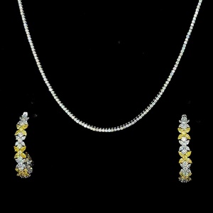 Collier en diamants avec stations florales en or jaune et boucles d'oreilles pendantes assorties, ensemble de bijoux de luxe élégant pour mariée, pour femmes - Product Image 4
