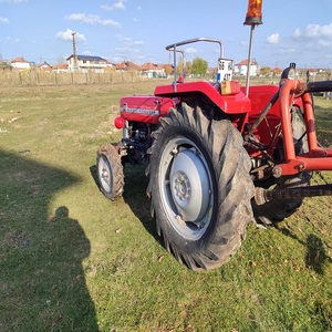 Tracteur à quatre roues motrices MF135 à haute efficacité, idéal pour les agriculteurs modernes recherchant un équipement agricole compact et robuste - Product Image 5