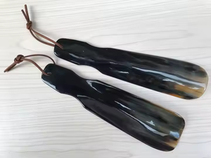 ที่โกยรองเท้าทำมือจากเขาควายธรรมชาติ เป็นมิตรกับสิ่งแวดล้อม ดีไซน์ทันสมัย สำหรับผู้ชายและผู้หญิง ขนาดปรับแต่งได้ ของสะสมงานศิลป์ - Product Image 3