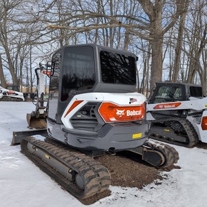 Mini-excavatrice Bobcat E40 haut de gamme avec système hydraulique puissant, design compact, fonctionnement fluide et creusement fiable - Product Image 3