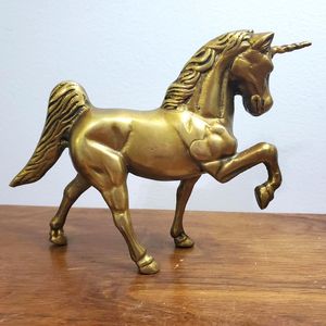 Elegant Brass Horse <b>Table</b> Centerpiece Sculpture For Dining Room Styling And Premium <b>Decorative</b> <b>Table</b> Accent - Product Image 3