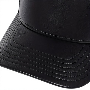 Casquette de baseball en cuir PU noir pour homme, 6 panneaux, couleur unie, style décontracté, confortable et de qualité durable pour un usage quotidien - Product Image 4