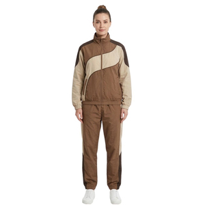 Conjunto de Chaqueta y Pantalones Deportivos Impermeables con Cremallera Completa, Unisex, de Tela Taslan Resistente - Product Image 3
