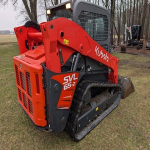 Cargadora compacta sobre orugas Kubota SVL65 2 con motor diésel de 68HP, minicargadora profesional para manejo de materiales, construcción y trabajos en obra. - Product Image 3
