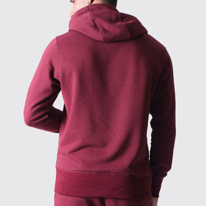 Le survêtement est confectionné avec un tissu de qualité supérieure pour offrir une sensation douce, une excellente flexibilité et un look sportif moderne. - Product Image 5
