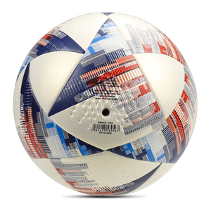 Ballon de football d'extérieur fait main de qualité supérieure avec une excellente rétention de l'air et un excellent contrôle, idéal pour les clubs, les écoles et les compétitions en plein air. - Product Image 2