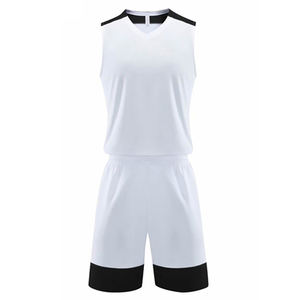 Fournisseur d'uniformes de basketball OEM, ensemble de maillots et shorts respirants légers de performance supérieure, impression de logo personnalisée pour les clubs - Product Image 3