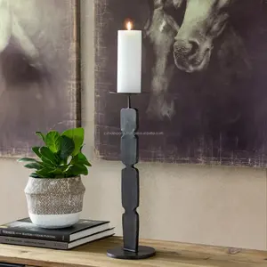 Porte-bougie minimaliste fait main pour les espaces de vie modernes, porte-bougie en métal doré design pour des bougies élégantes - Product Image 2