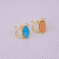 Pfirsich-Druzy Handgefertigter Ovaler Ring aus Anlaufgeschütztem Edelstahl mit Vergoldeter Messingfassung und Verstellbarem Edelstein im Trenddesign