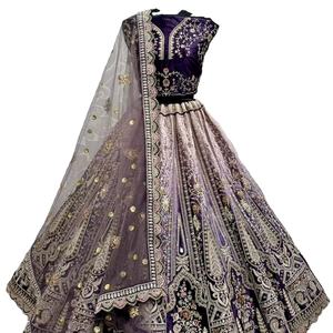 Red suave de diseñador con lentejuelas de terciopelo Trabajo de diamantes de varios hilos con costura CanCan Colección nupcial de encaje hermoso Dupatta - Product Image 2