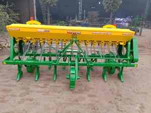Sembradora de maíz de doble hilera con succión de aire y fertilizadora para tractor, sembradora neumática de maíz de 8 hileras en venta - Product Image 5