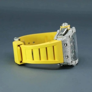 Montre de luxe avec diamants ronds de qualité supérieure, bracelet en caoutchouc, cadran intelligent personnalisé avec diamants moissanite, montre de luxe pour homme et femme - Product Image 3