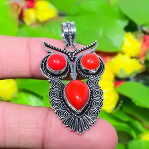 Pendentif en forme de fruit, style bohème, plaqué argent tibétain, incrustation de corail, vintage, unisexe, cadeau, magnifique bijou, idéal pour les fêtes - Product Image 1