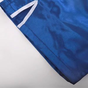 Pantalones Cortos de Kickboxing de Satén Azul Liso Premium, Corte Holgado, Abertura Lateral, Pantalones Cortos de Muay Thai, Logotipo Bordado Personalizado - Product Image 5