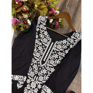 FASHIONABLE RAYON FIL BRODERIE TRAVAIL KURTI AVEC PALAZZO NOIR - Product Image 6