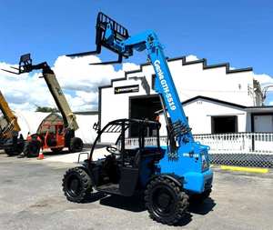 Chariot télescopique tout-terrain bleu 4x4 diesel avec mât bi-étages, pneus pneumatiques et poste de conduite assis pour - Product Image 1