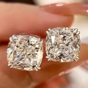 Pendientes de Diamantes Cultivados en Laboratorio IGI de 4.00Ct, Corte Cojín, EF/VS1, Oro Blanco de 14k - Product Image 5
