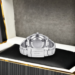 Reloj analógico Blue Sunburst Dial Moissanite-Reloj Premium Iced Out, completamente manual por artesanos indios altamente calificados - Product Image 3